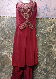 Price Drop Beautiful 3 Pc Suit With Dupatta