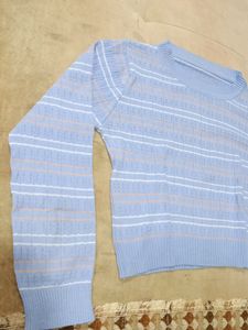 Cute Light Blue Lined Crop Top For College Girls