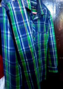Blue &amp; Green Plaid Button-Down Shirt