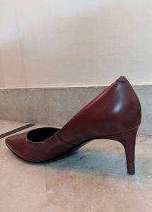 Chic Burgundy Charles &amp; Keith Pumps