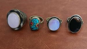 Pinterest-y Janpath Market Rings 💌