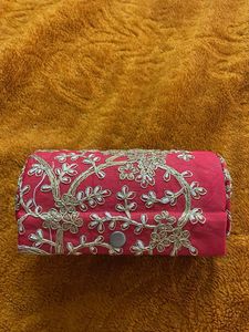 Embroidered Bangle Arranger Box