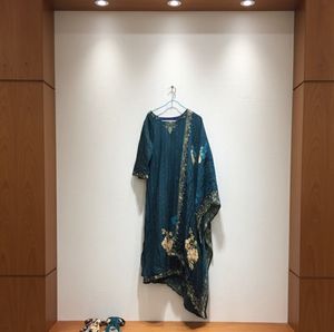 Pakistani salwar suit