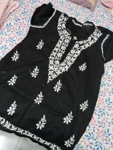 Elegant Black Embroidered Kurta