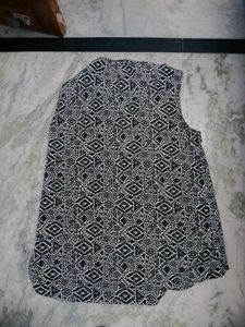 Geometric Print Sleeveless Blouse