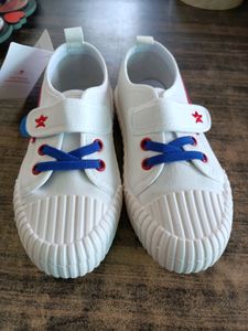 Babyhug White Brand New Shoes For 4-5 Year Toddler
