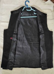 FREEE DELIVERY - Black Modi Jacket