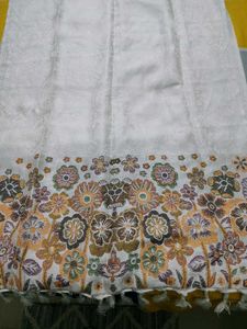 Name:Elegant Floral Embroidered Winter Shawl