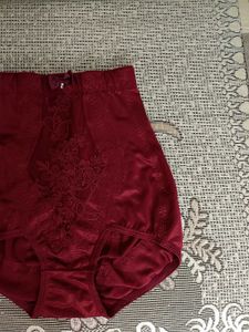 Elegant High-Waisted shapewear.