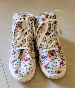 Khadims Floral Printed White Sneakers For Women
