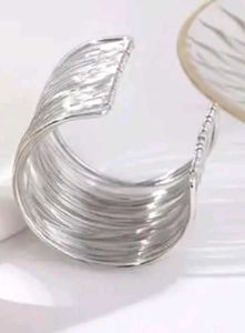 Bangle Looking Bracelet