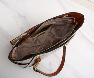 🆕️🔥MK Signature Tote Bag
