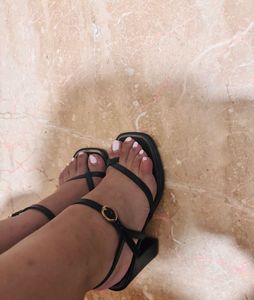 Chic Black Heels🖤