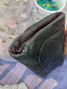 Authentic CHANEL Classic Trifold Wallet( Used