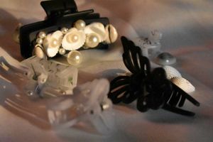 Trendy Seashell Clutcher With Touch Of Butterfly