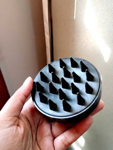 Totally new and unpacked silicon scalp massager