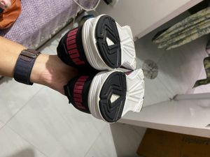 PUMA NRGY Comet IPD Unisex Sports Shoes- UK 5