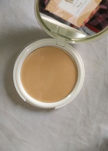 Myglamm LIT radiant Matte Compact Powder 🏷️