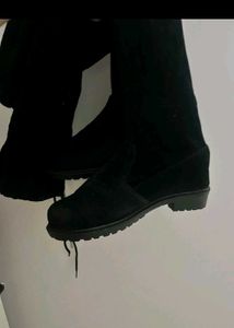 sleek knee-highs