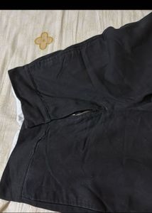 Black pants with Zipper Detail