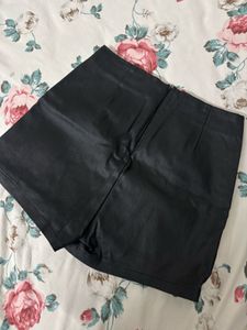 Savana Black Mini Skort