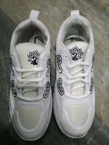 Trendy White Sneakers with Hearts