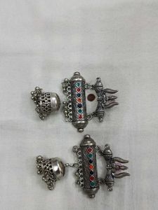 Vintage Silver Tone Earing