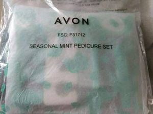 Avon Seasonal Mint Pedicure Set