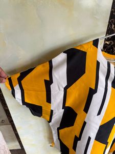 Geometric Print V-Neck Top