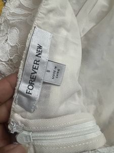 FOREVER NEW White Lace top