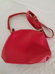 Red Casual Sling Bag (Women&#39;s)