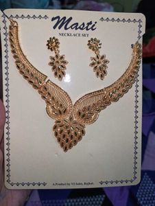 Elegant Gold Necklace &amp; Earring Set