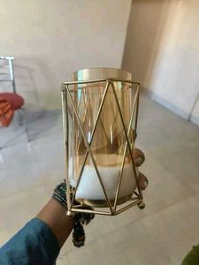 Showpiece with Gold glass and flower  combo