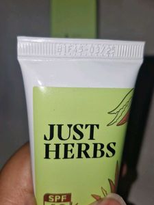 Just Herbs Spf60 PA+++ Gel Sunscreen