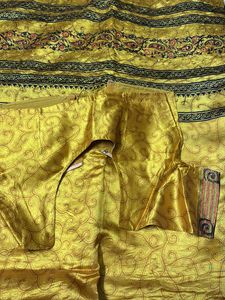 Saree With Blouse