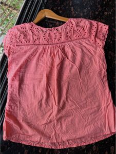 Cute peach Hakoba top