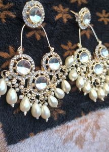 Beautiful Earring😍 Grab Fast