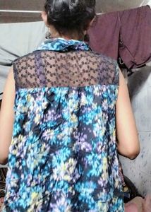 Pretty Net Sleeves Top
