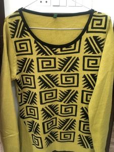 Stylish Patterned Top