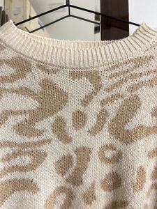 URBANIC ZEBRA PRINT SWEATER
