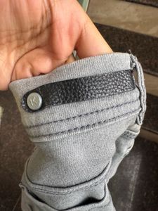 Koovs Knee Slit Jeans ( New )
