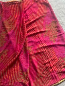 Pink &amp; Red Bandhani Patterned Saree