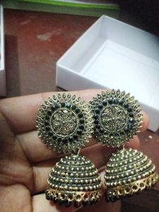 Black Jhumka