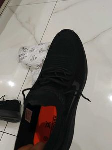 school shoe  | Black Running Shoes - Comf