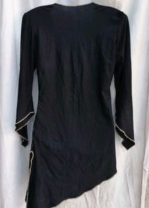 502610. Heart Graphic Long Sleeve Top