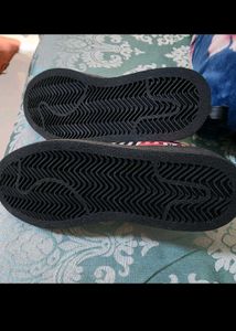 KazarMax Pretty Swan Sneakers