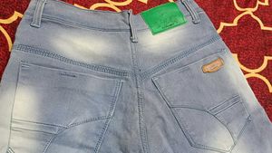 Trendy Tapered Denim Jeans – Light Blue