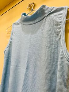 Crop Tshirt( Hardly Wore Only Once)