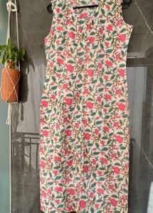 Floral Print Sleeveless Kurti