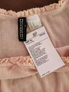 H&amp;M Lace Trimmed Crop Top/ SIZE-M